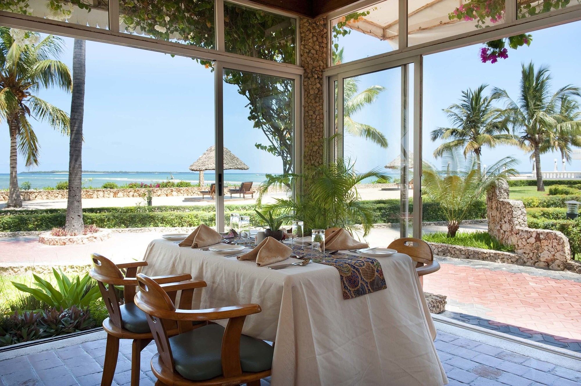 Kunduchi Beach Hotel & Resort Дар-эс-Саламе Экстерьер фото